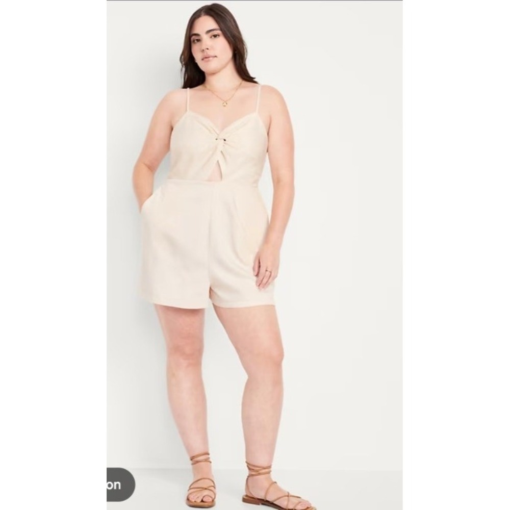 Old Navy Women's Size XL Fit & Flare Twist-Front Cami Romper Ecru Cut Out Cotton